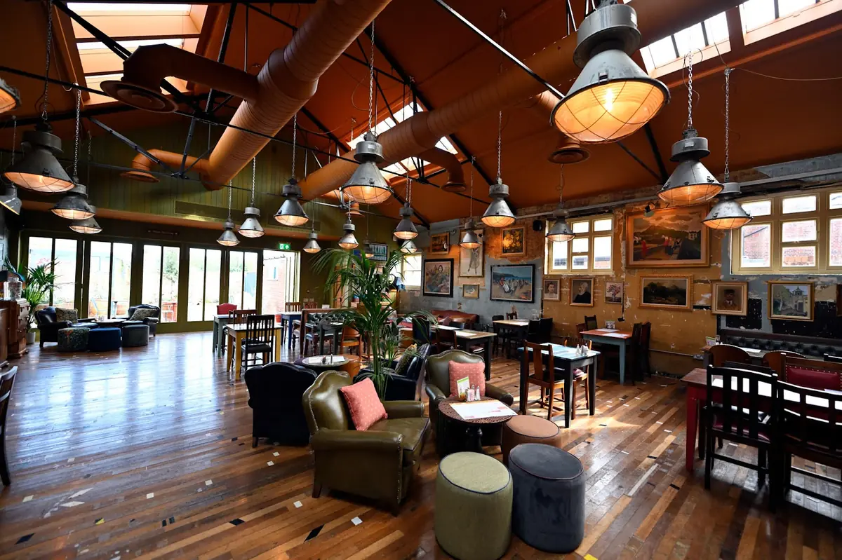 Correo Lounge photo (photo 1 of 3)