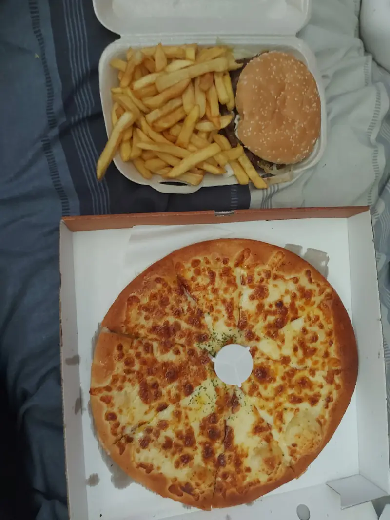 Pontillos pizza, chicken & grill photo (photo 1 of 3)