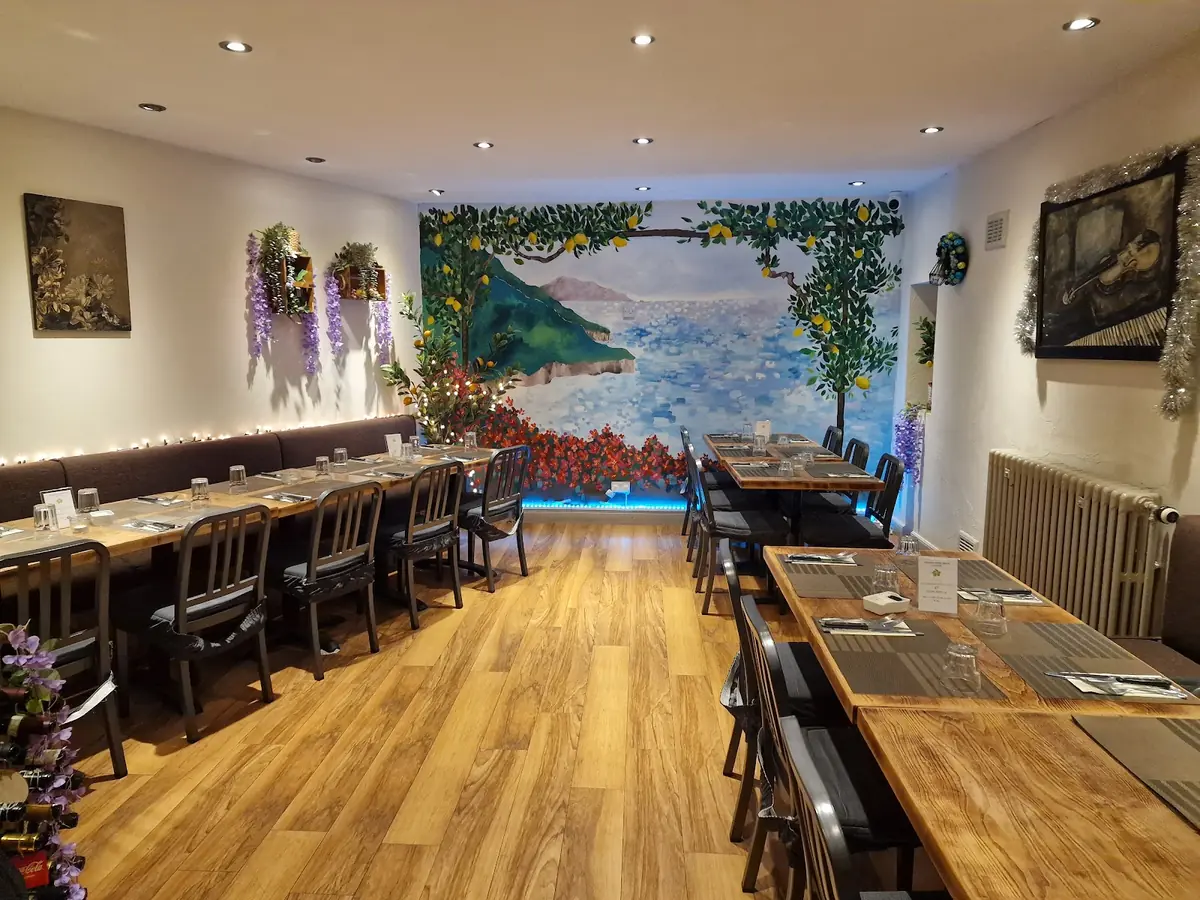 Da Vinci Italian Restaurant — Restaurants in Aberdeen