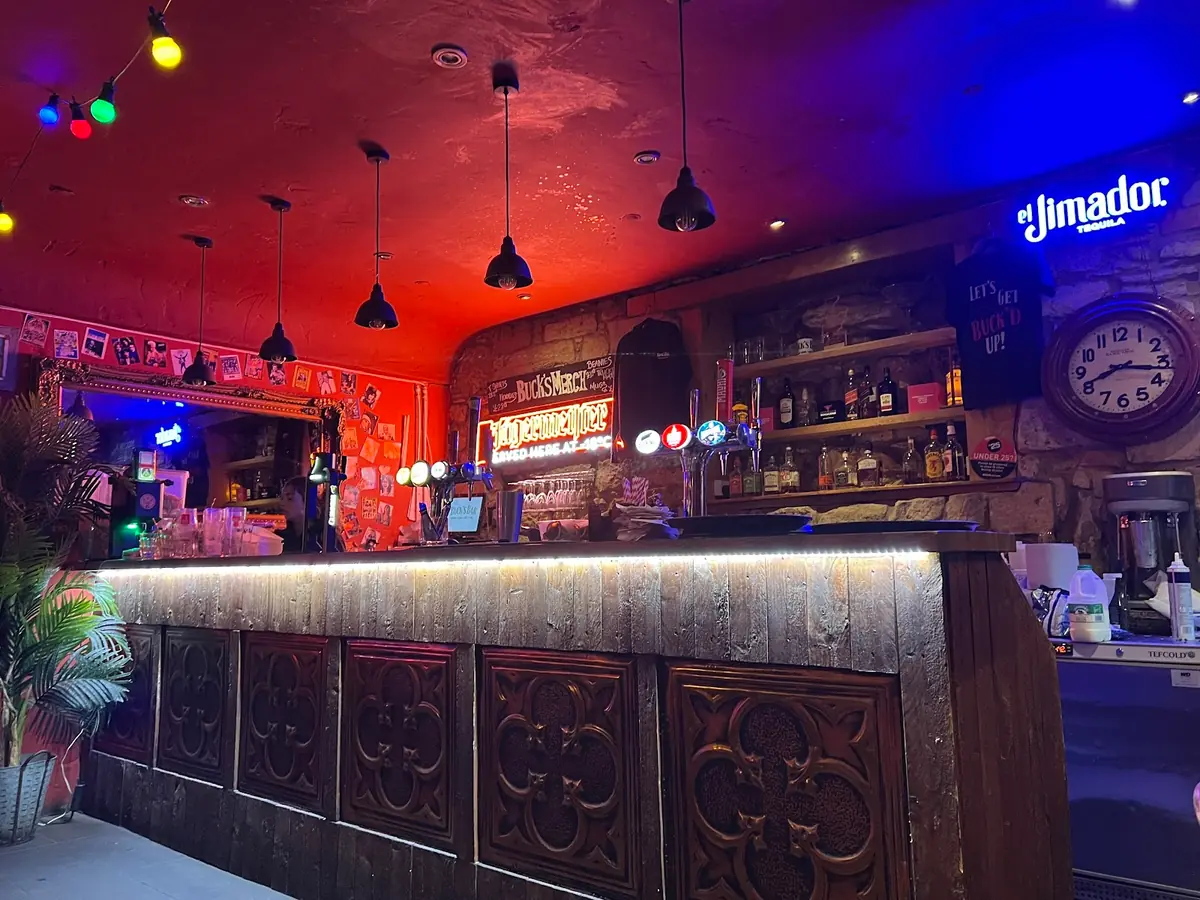 Buck's Bar — American restaurants in Glasgow
