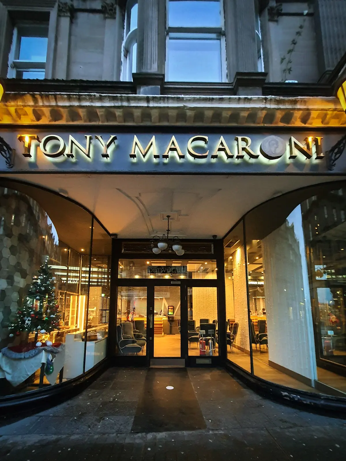 Tony Macaroni - Dundee photo (photo 1 of 3)