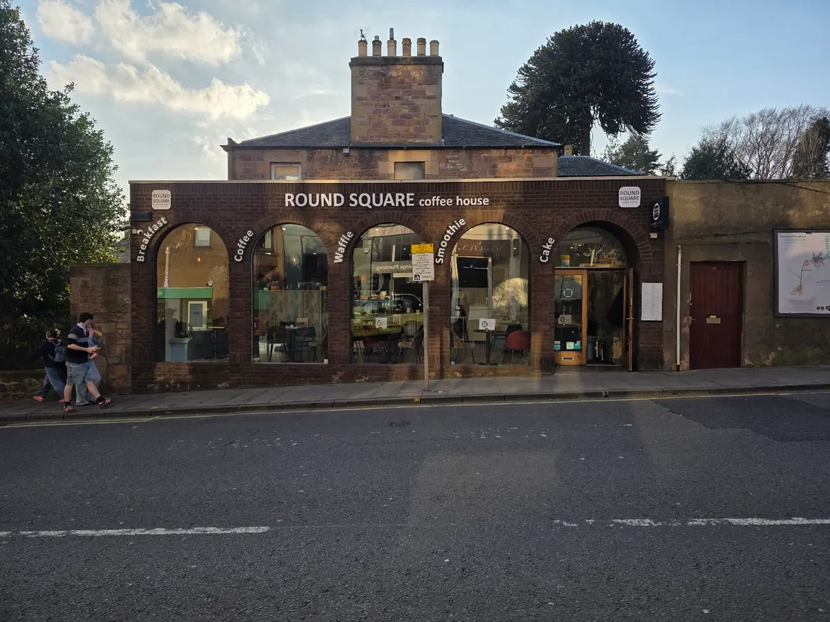Roundsquare Cafe Bistro
