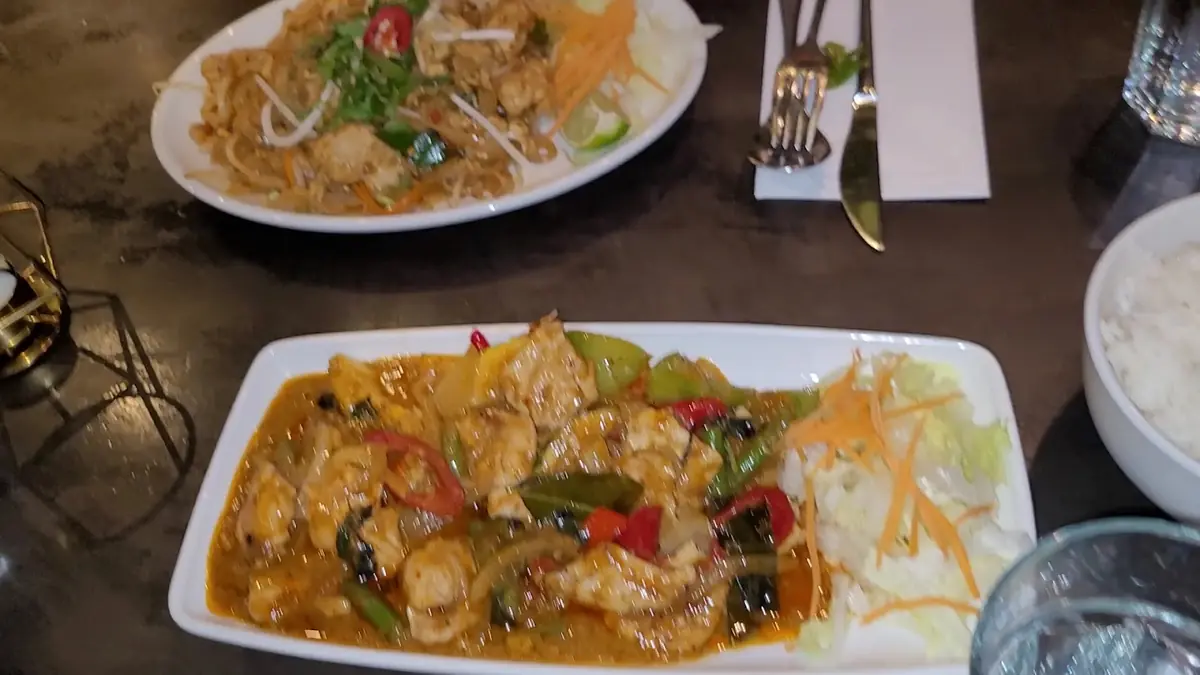 Tripti's Thai Pie Stratford photo (photo 2 of 3)