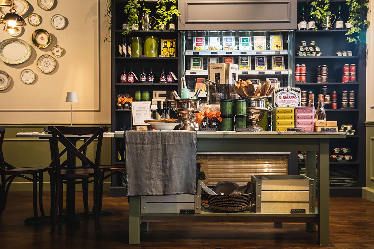 Inside La Tua Pasta - Bicester Village, Bicester