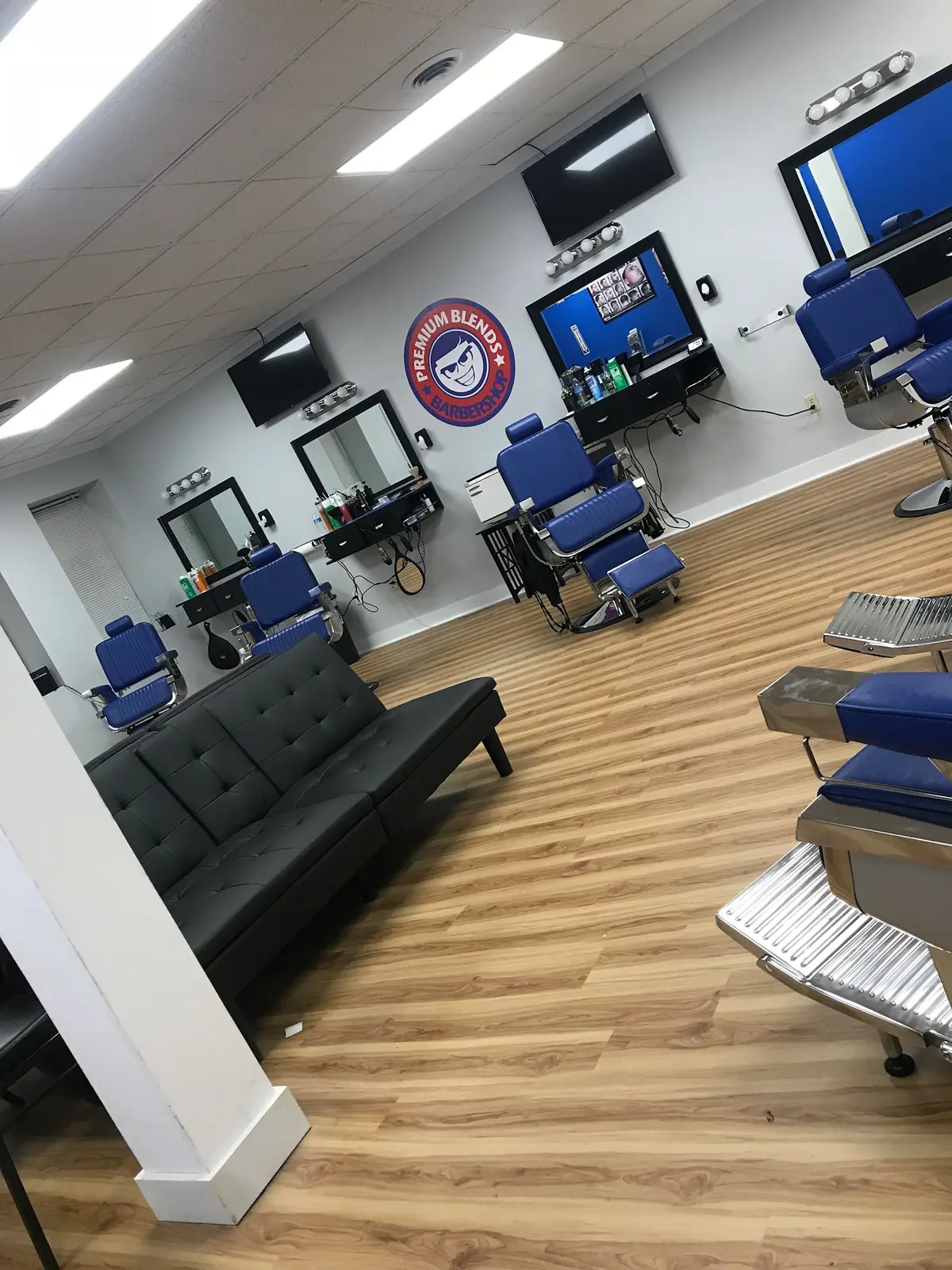 Premium Blends Barber Shop photo (photo 2 of 3)