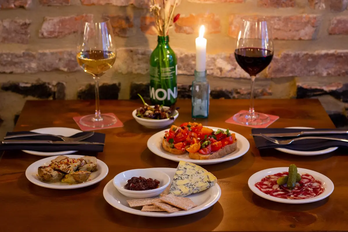 Howl | Wine Bar & Bottle Shop | York photo (photo 2 of 3)