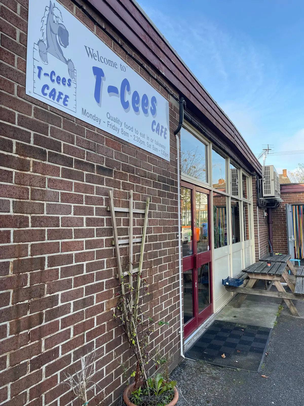 T-Cee’s Cafeteria