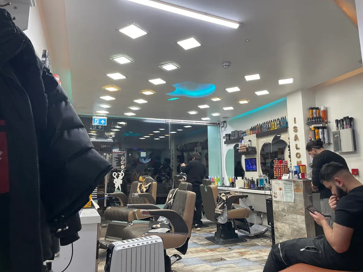 I salon photo (photo 4 of 7)