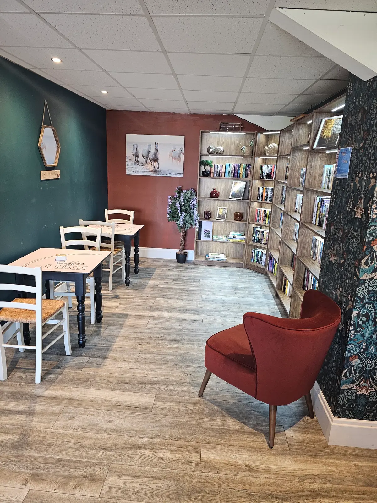 Inside Coffee Luxe, Hull