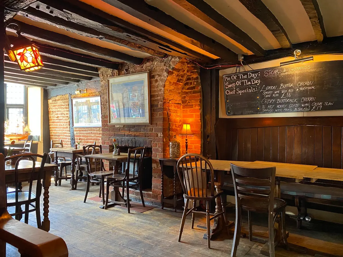 Nelson Arms photo (photo 2 of 3)