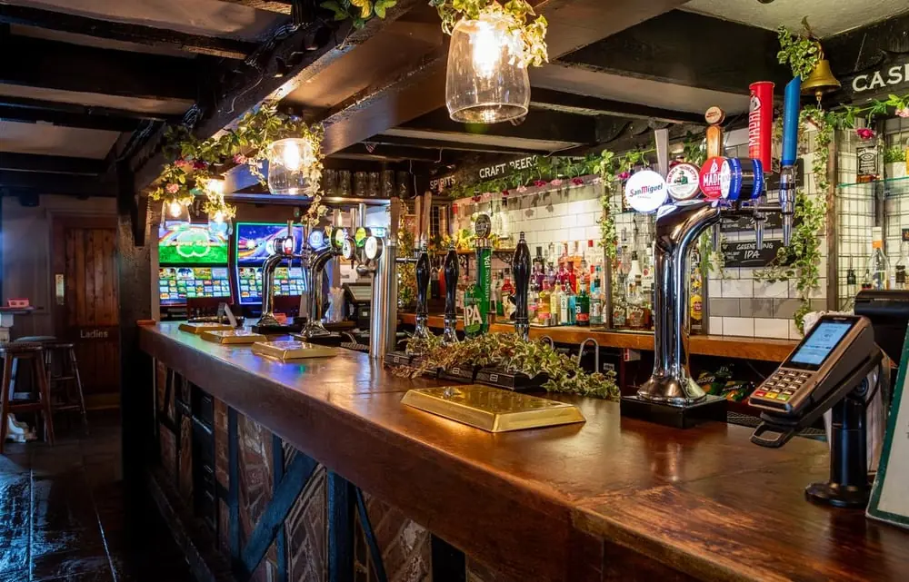 Kings Head — Bars in Slough