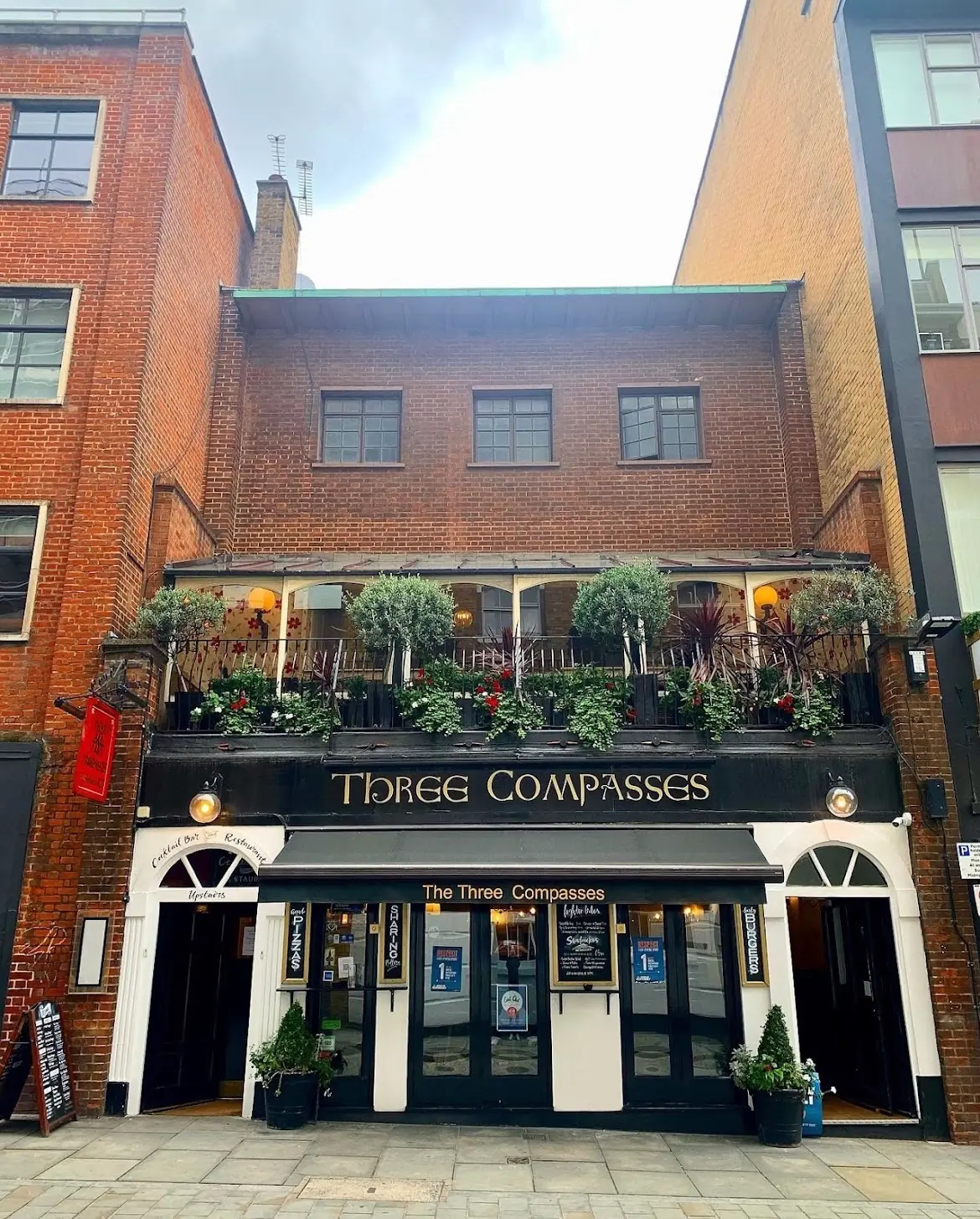The Three Compasses — Bars in London