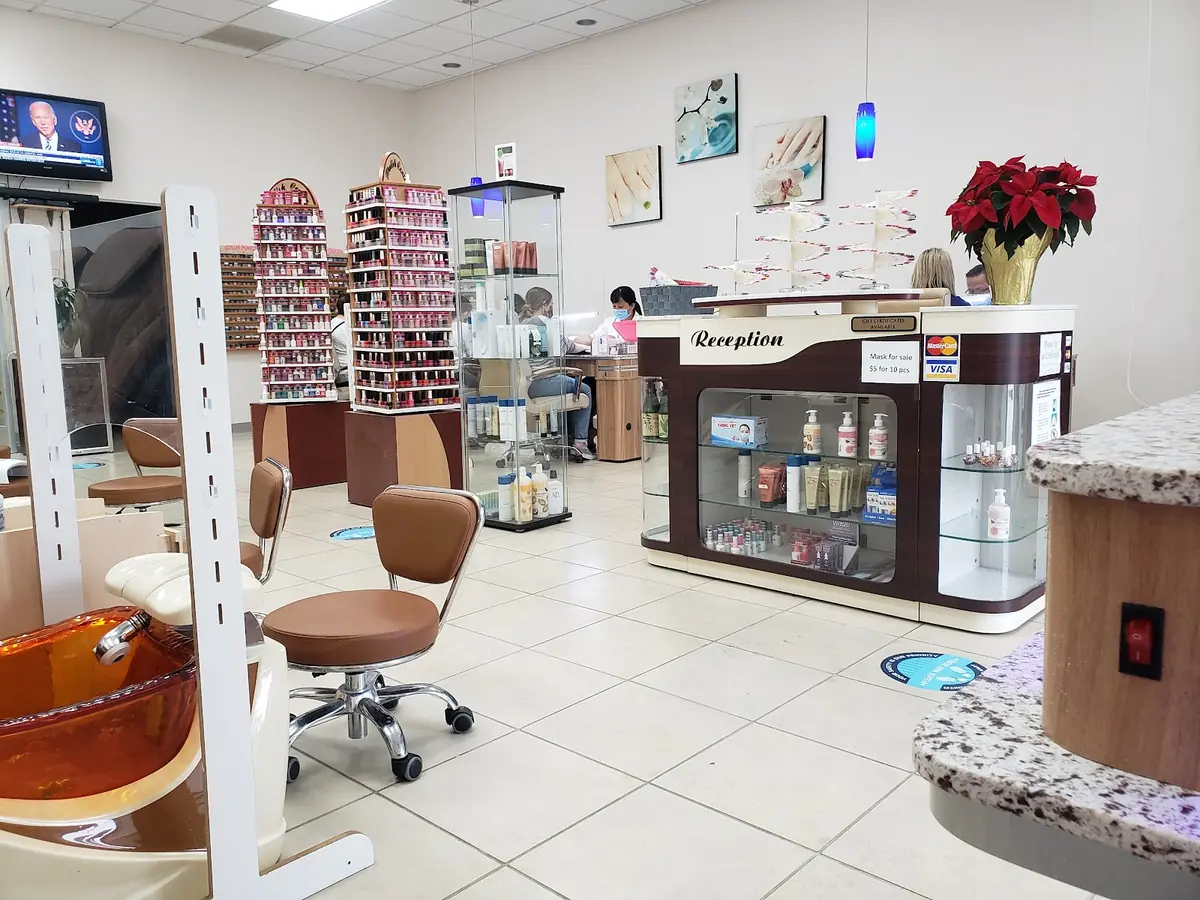 Glamour Nails & Spa photo (photo 2 of 3)
