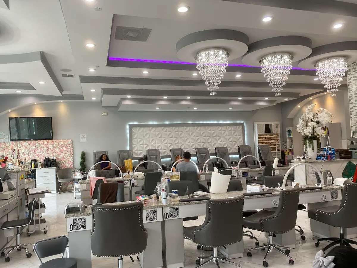 Cosmo Nail Lounge photo (photo 3 of 3)