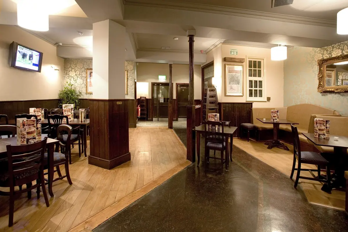 The Dragon Inn photo (photo 1 of 3)