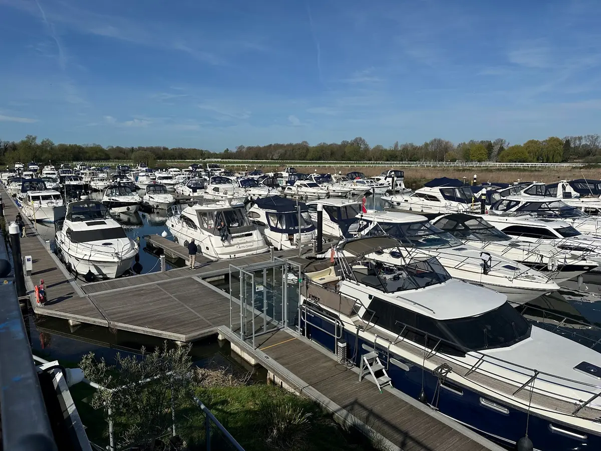 GOGOS Waterfront Restaurant photo (photo 2 of 3)