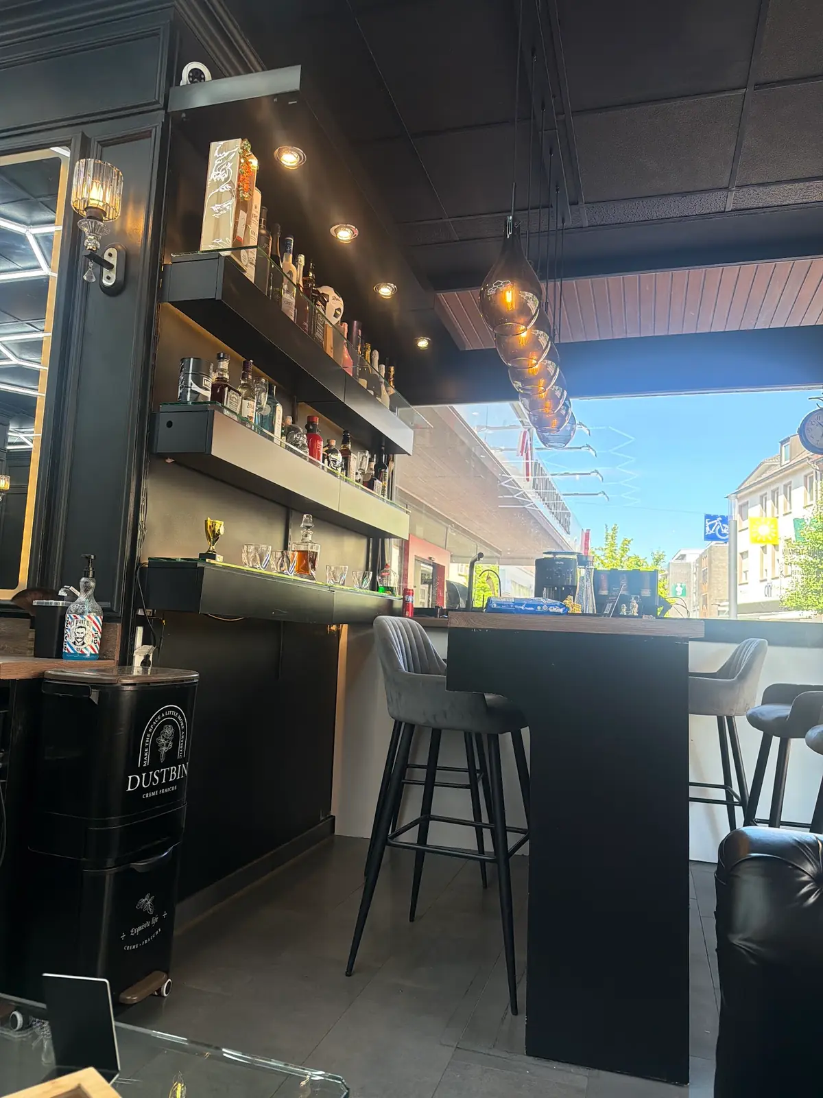 Friseur Eins photo (photo 2 of 3)