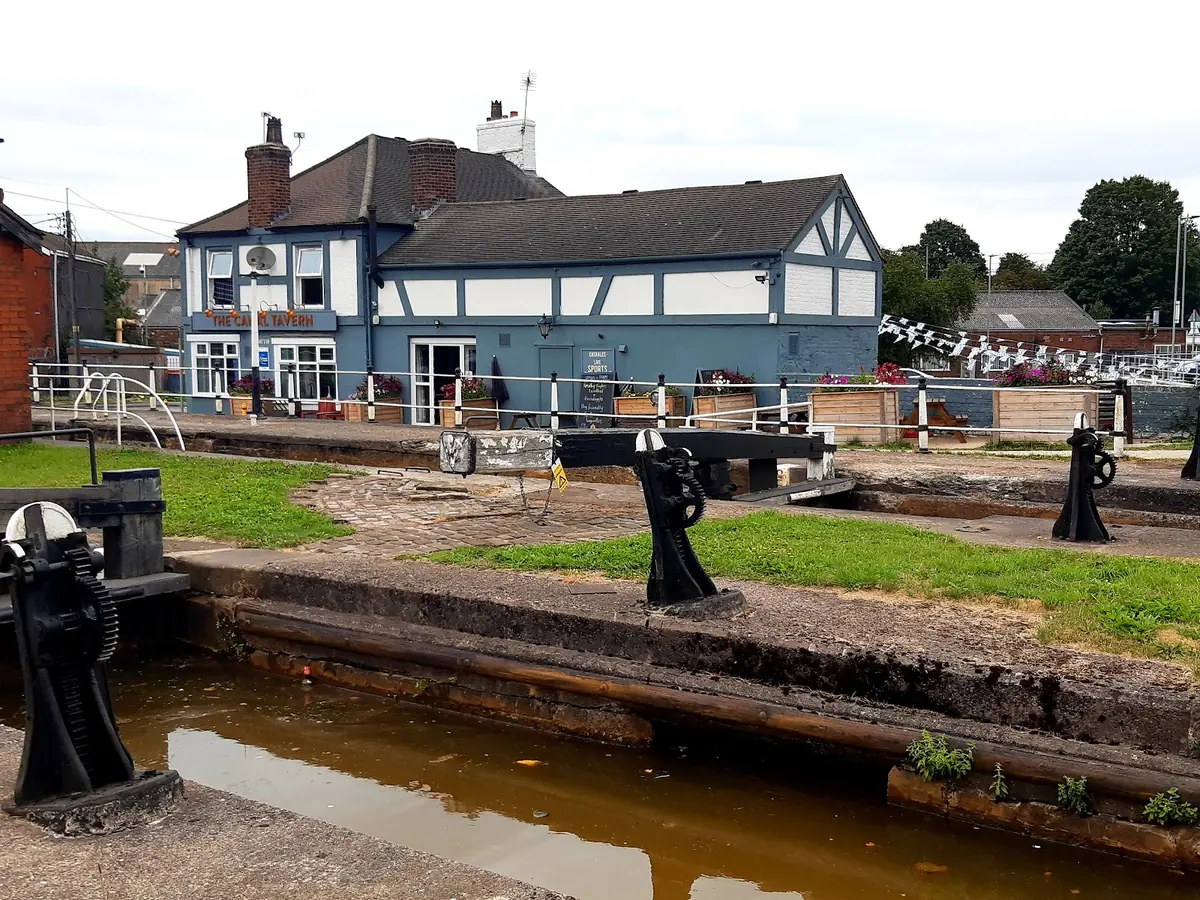 Canal Tavern photo (photo 1 of 3)