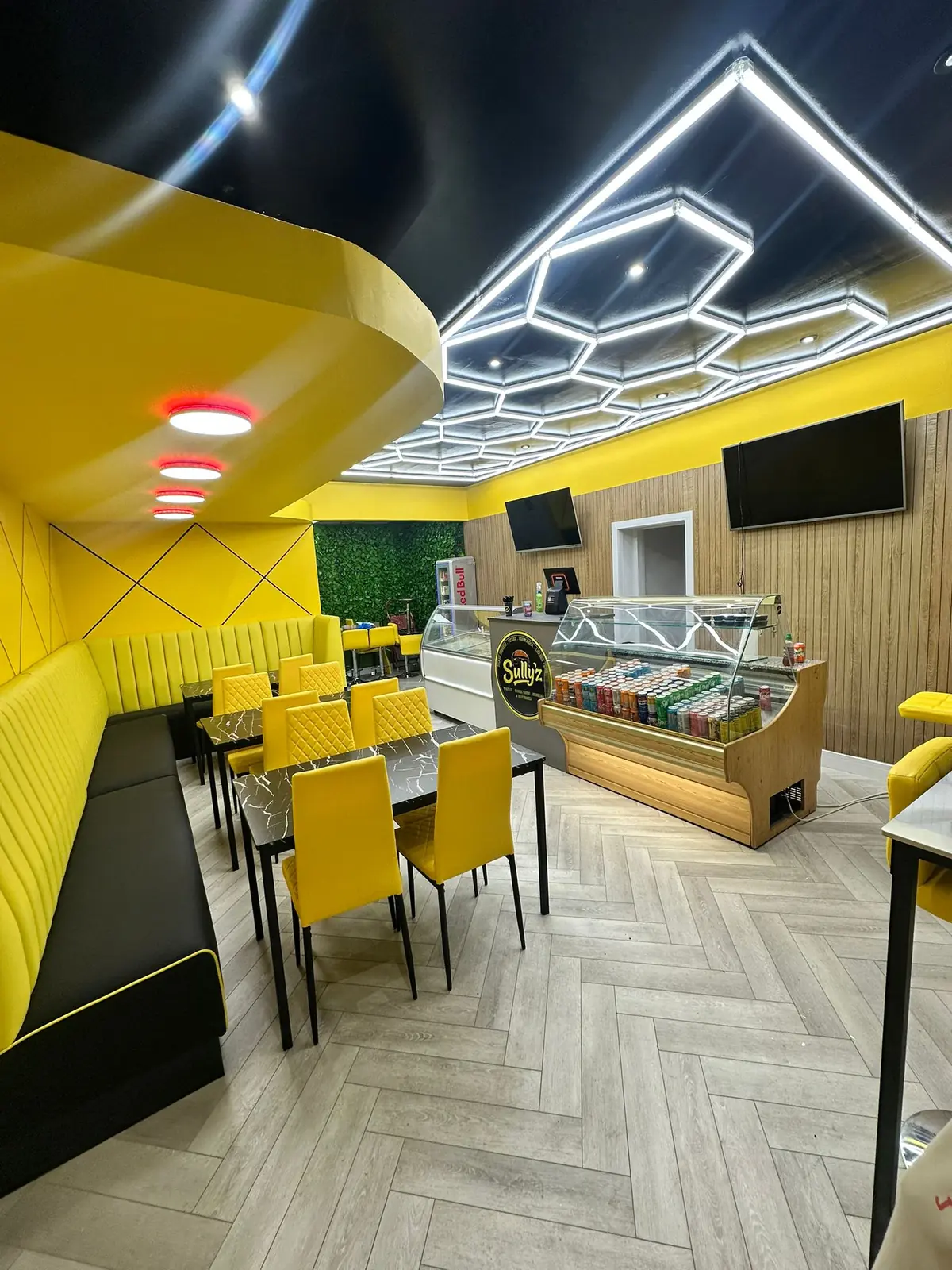 Sullyz Fast Food And Dessert photo (photo 2 of 3)