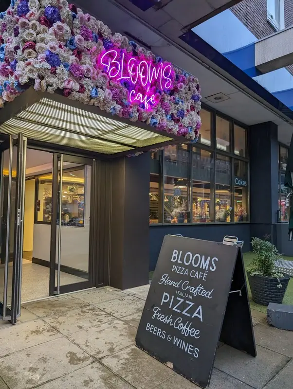 Blooms Coffee & Pizza photo (photo 1 of 3)