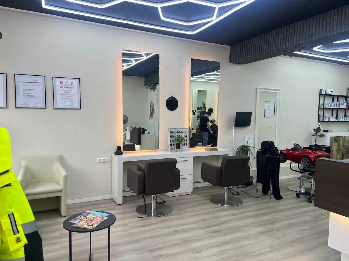 Ivan Salon photo (photo 3 of 3)