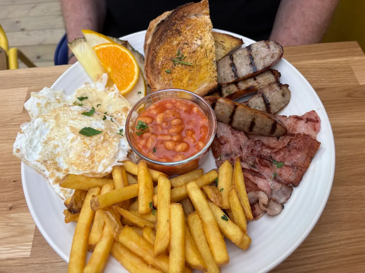 EMPIRE CAFE & RESTAURANT photo (photo 2 of 3)