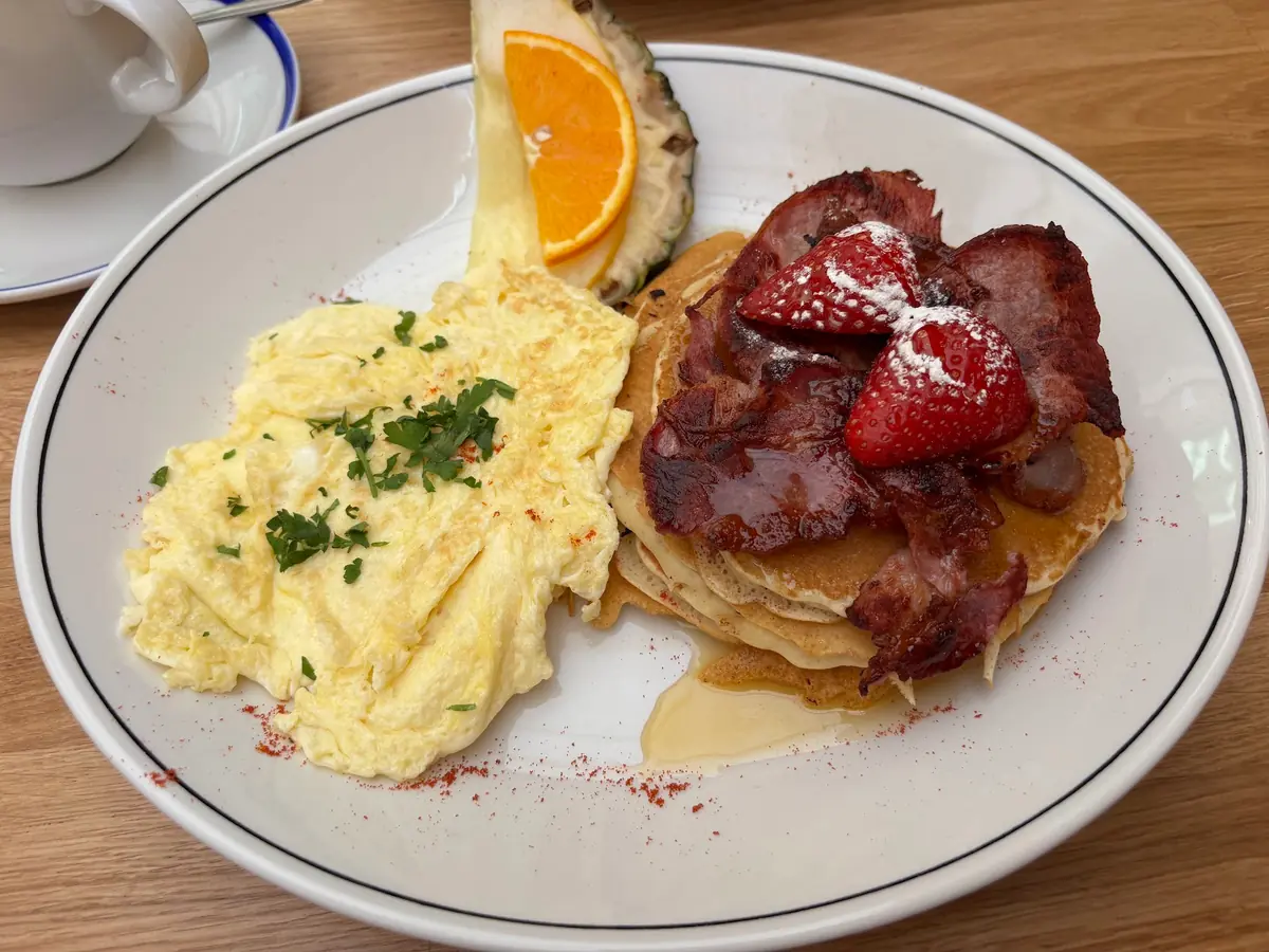 EMPIRE CAFE & RESTAURANT photo (photo 3 of 3)