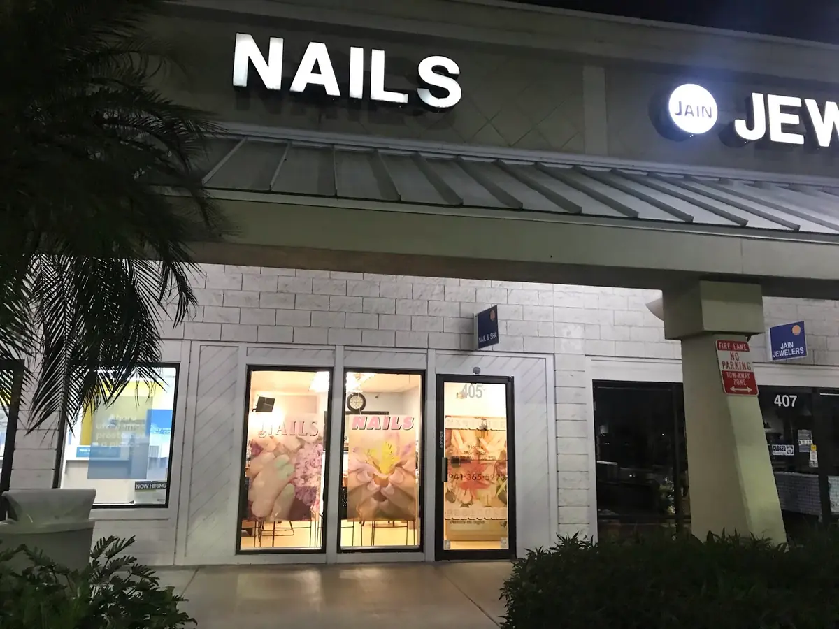 Fancy Nails & Spa photo (photo 1 of 3)