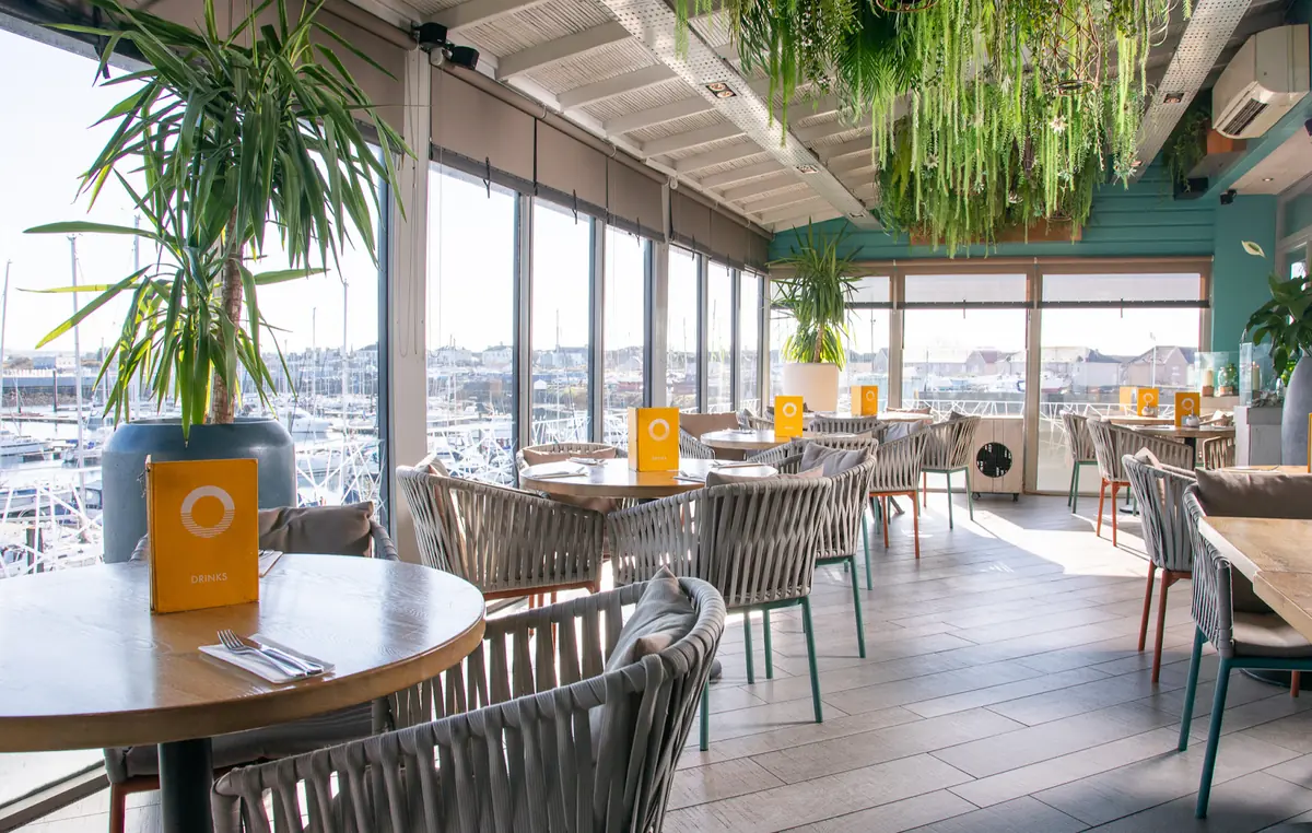 Scotts Bar & Restaurant