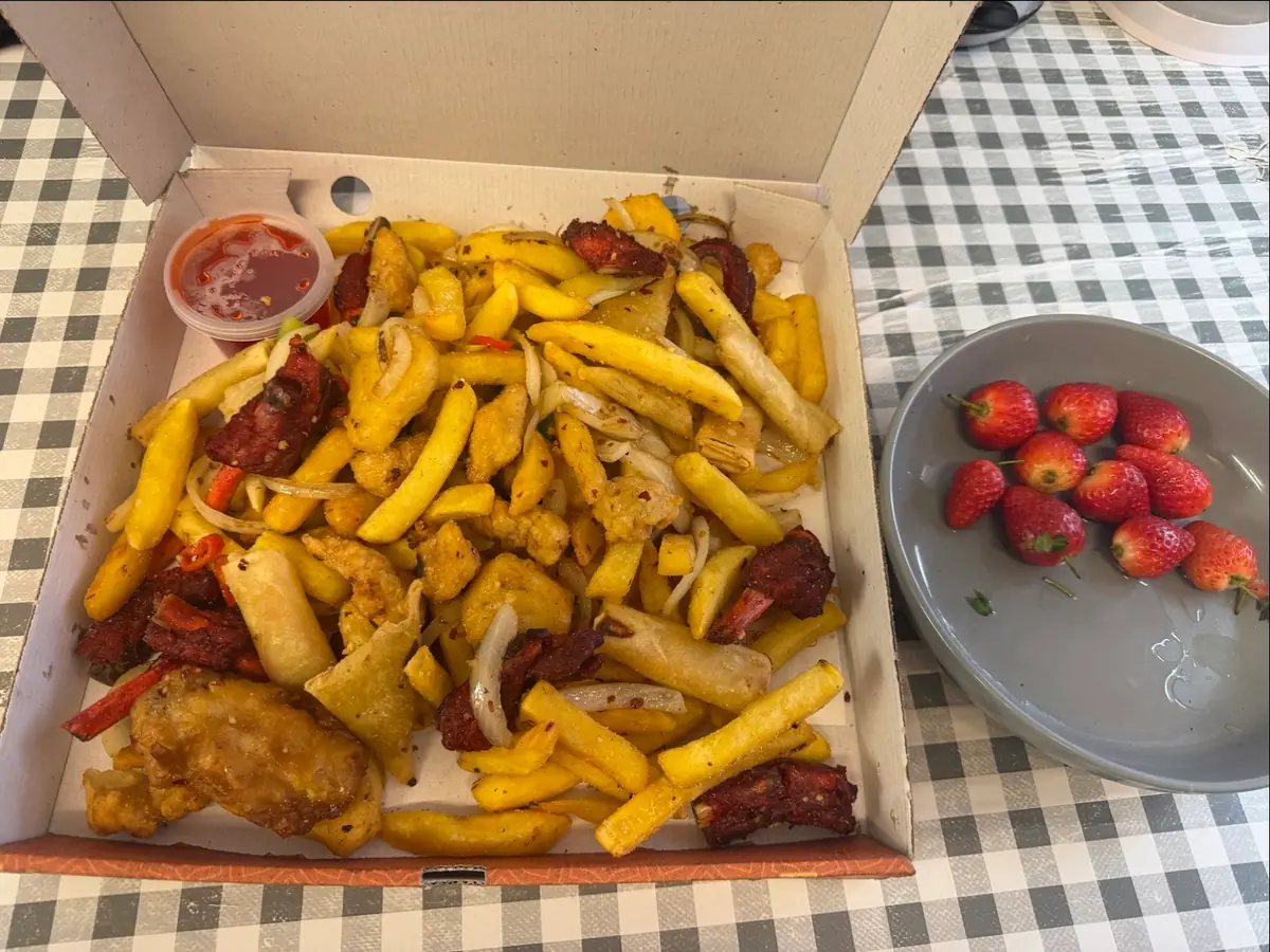 Yummy Kitchen Fish & Chips Chinese photo (photo 3 of 3)