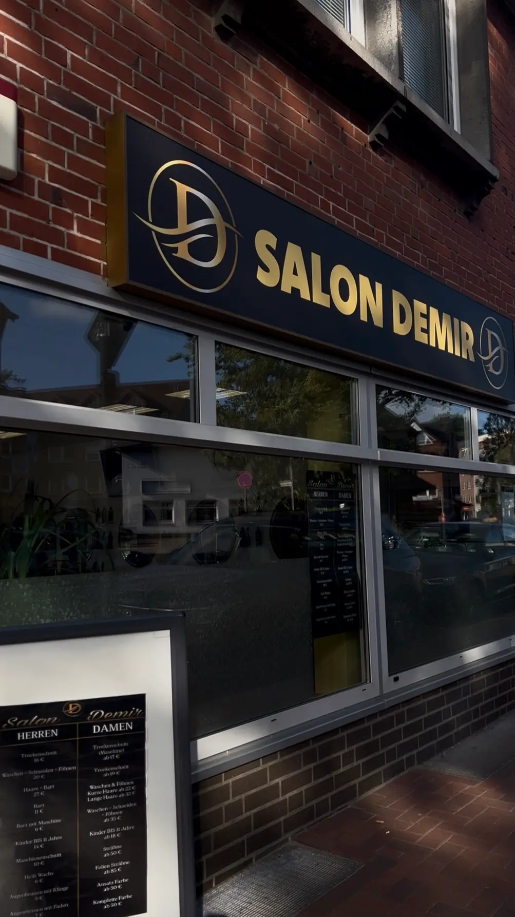 Salon Demir photo (photo 1 of 3)