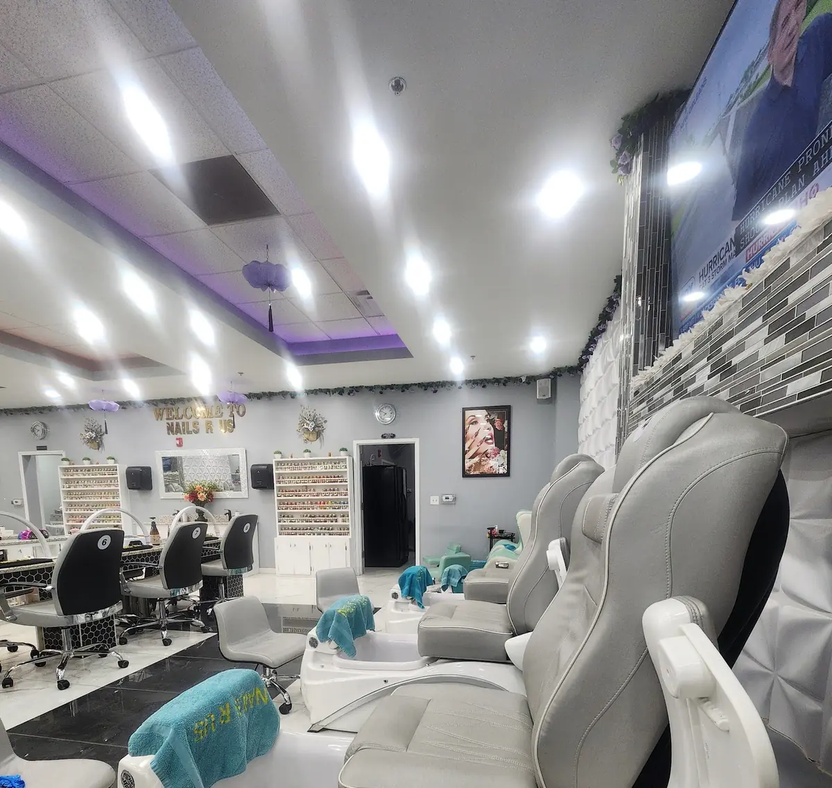 NAILS R US photo (photo 2 of 3)