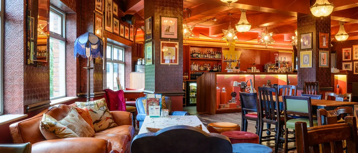 Edmundo Lounge photo (photo 1 of 3)