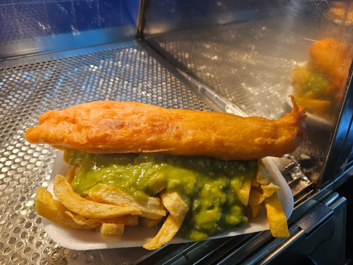 Harry's English Fish & Chips photo (photo 1 of 3)