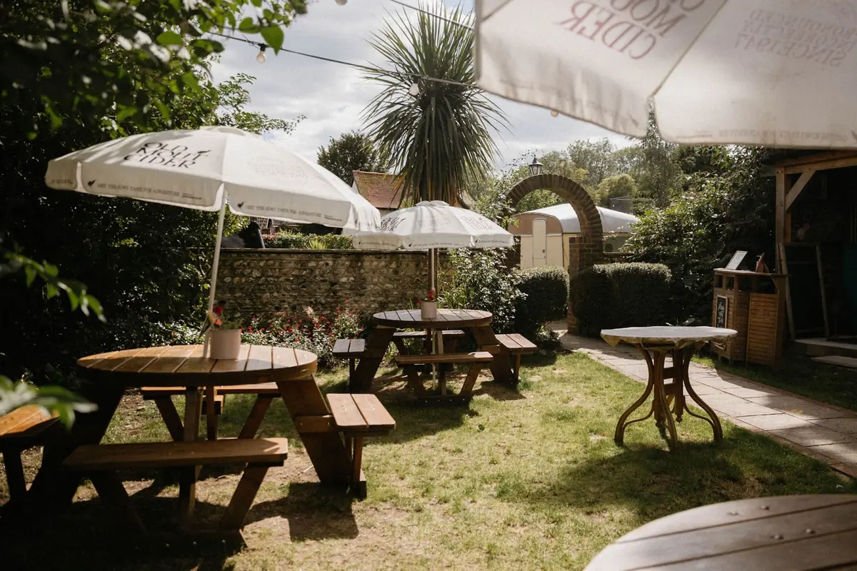 The Gun Inn Findon — Bars in Worthing