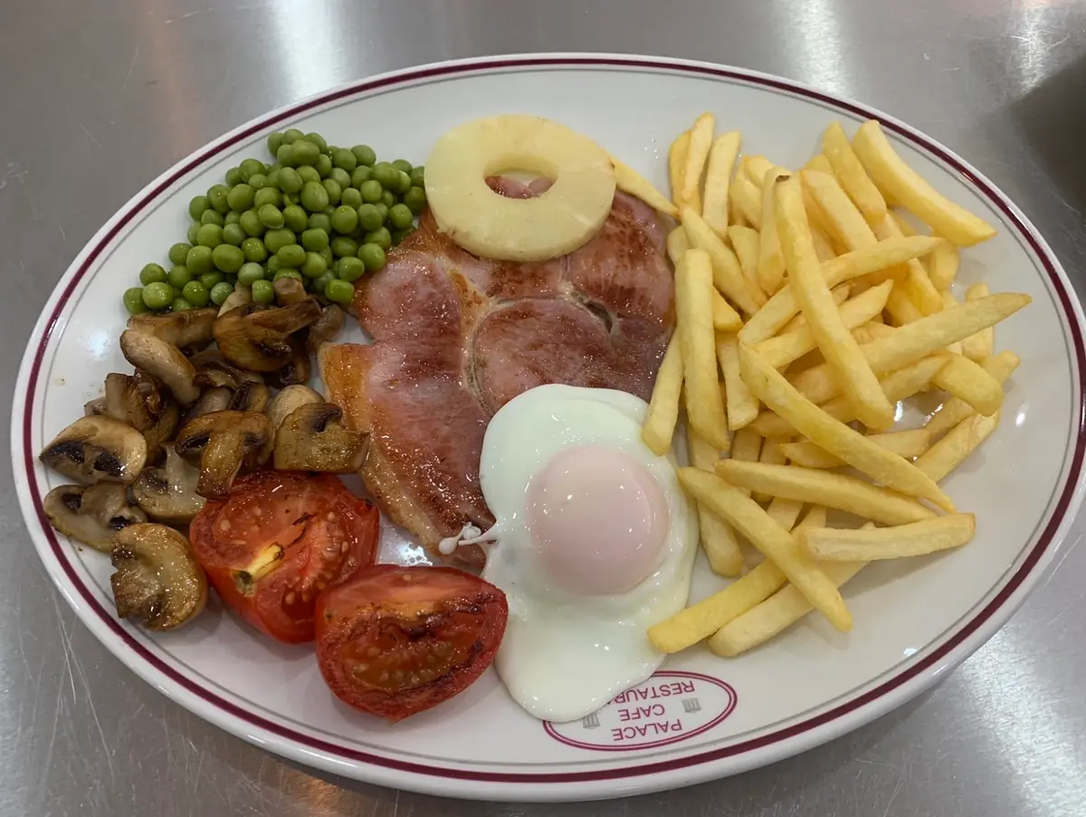 Palace Cafe & Restaurant photo (photo 3 of 3)