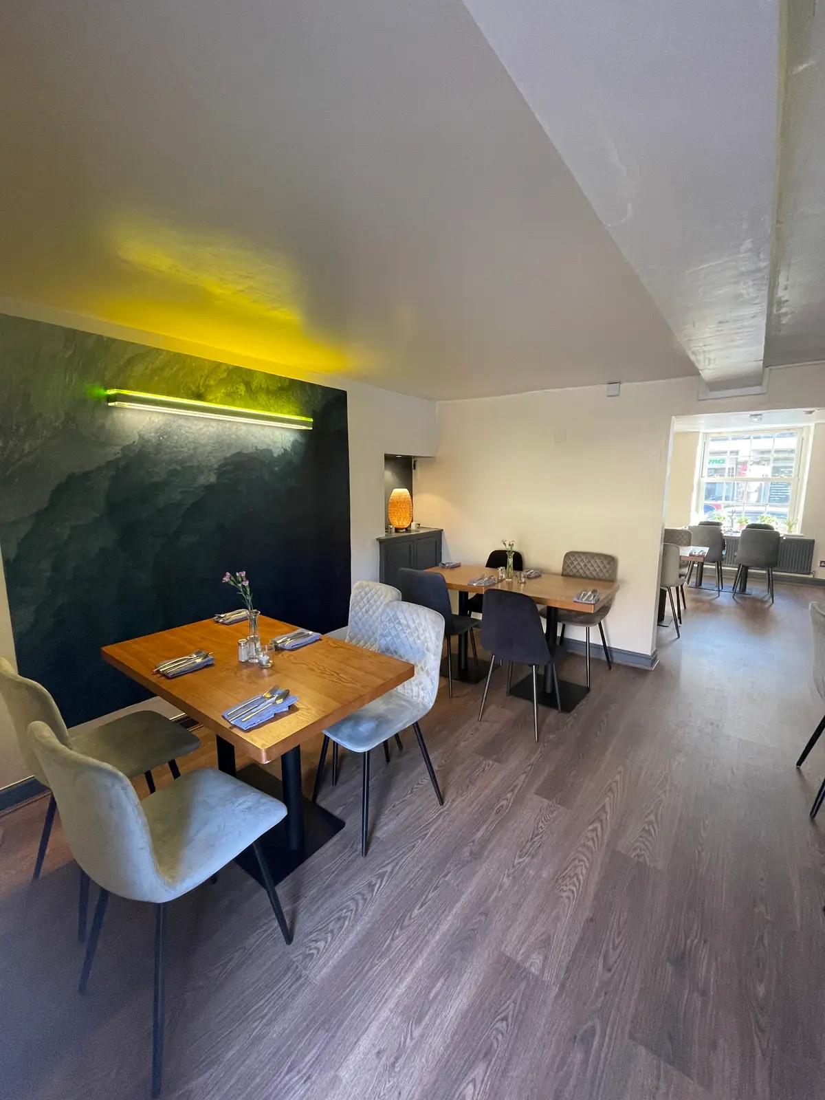 Tidal Cafè Bar — Restaurants in Oxford