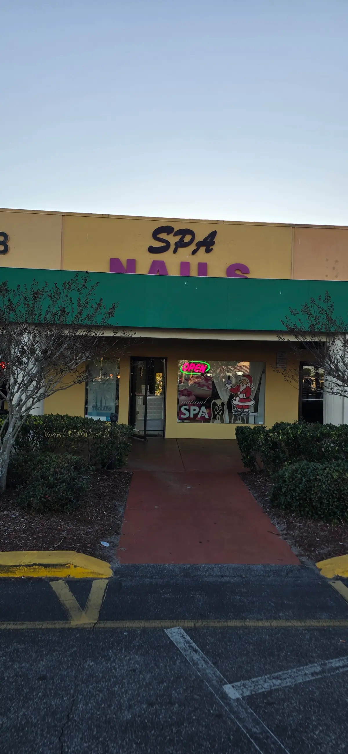 Spa Nails photo (photo 1 of 3)