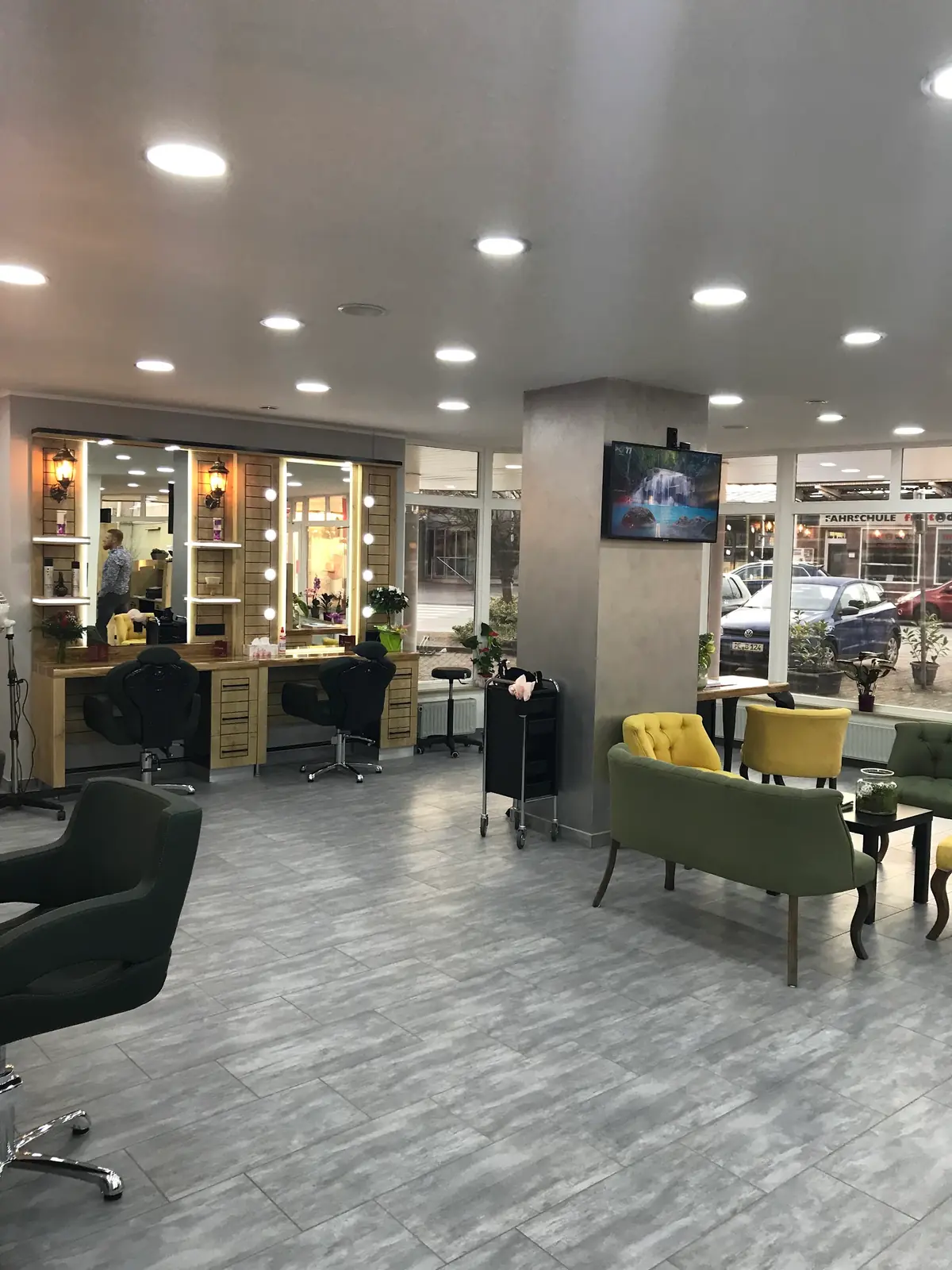 Friseur Lama Akif — Hair Salons in Peine