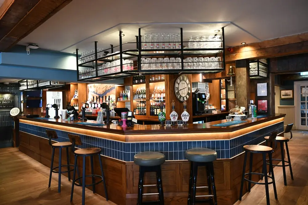 Folly Inn
