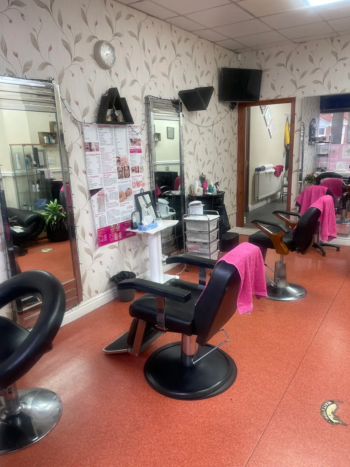 Good look hair & beauty skin clinic photo (photo 4 of 4)