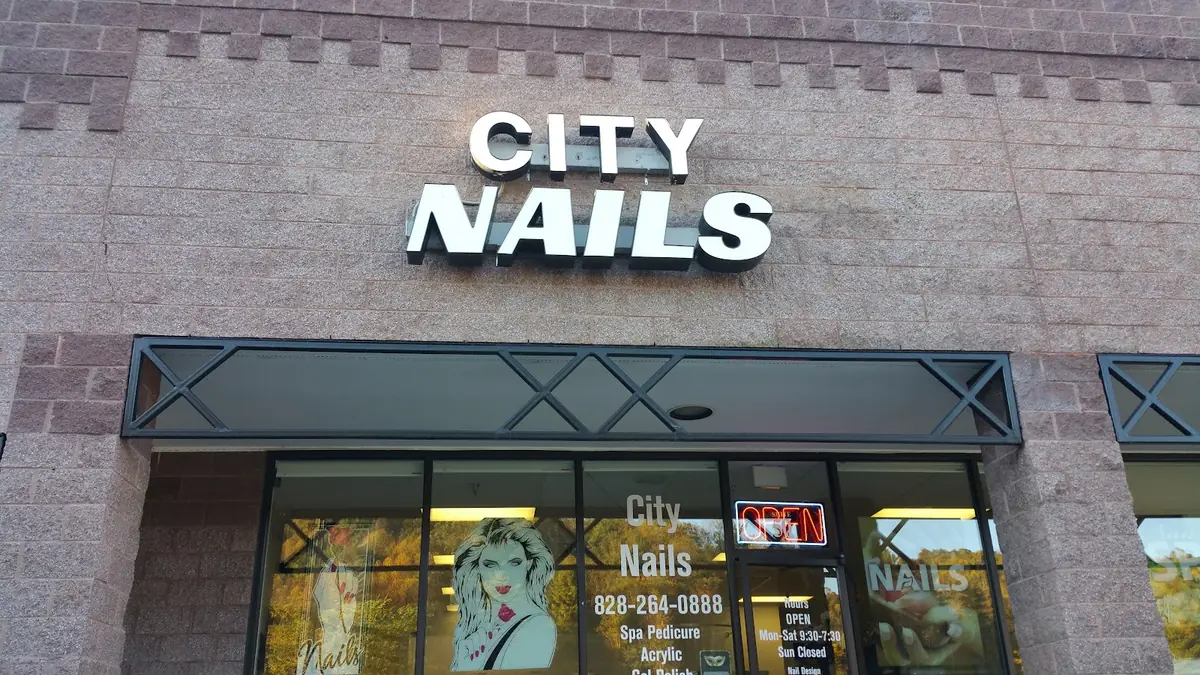 City Nails photo (photo 2 of 3)