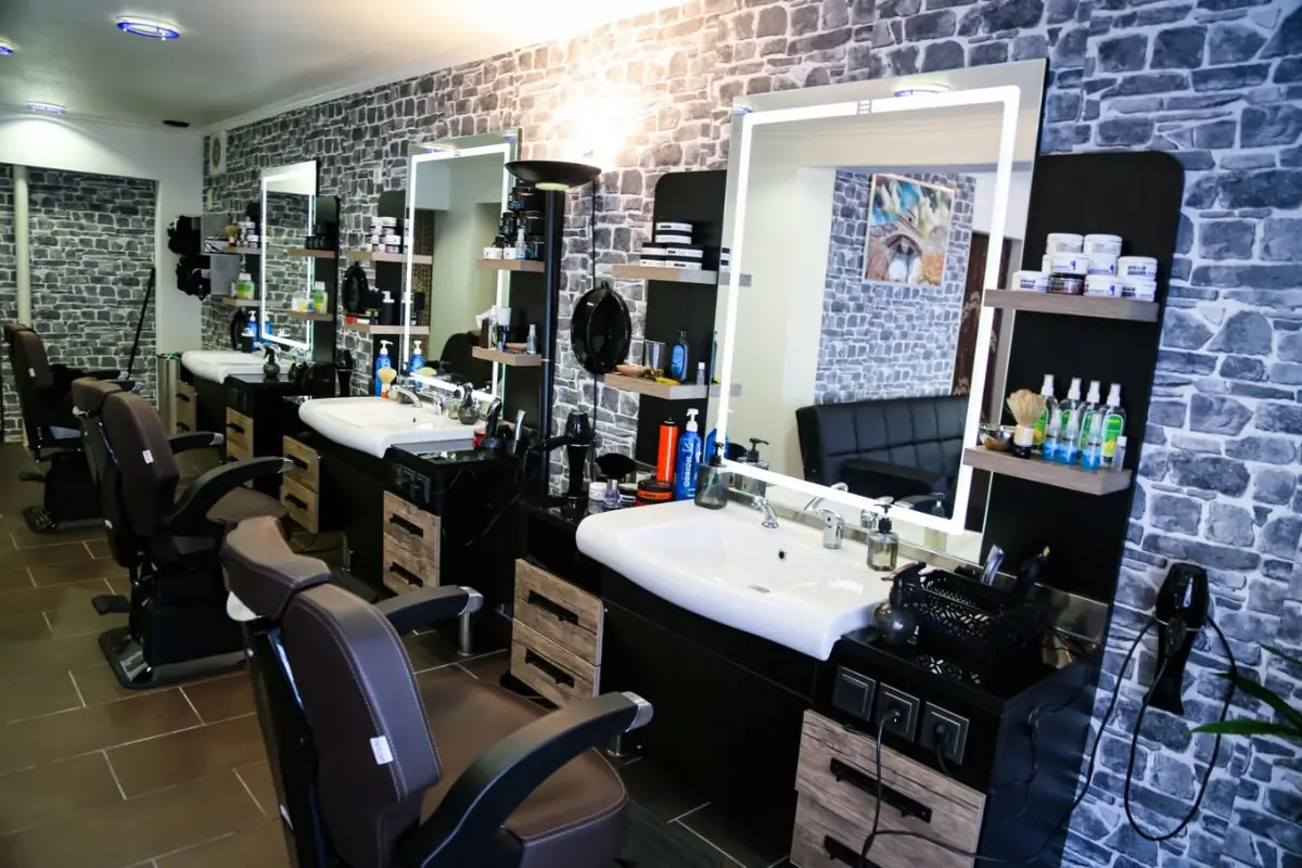 Al Hanin Friseursalon photo (photo 1 of 3)