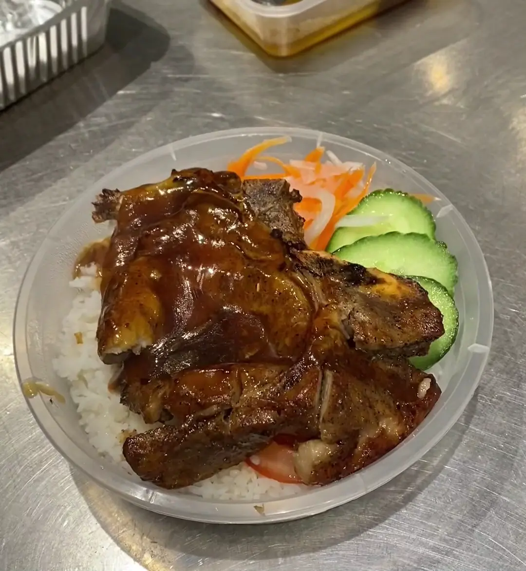 The House of Phở photo (photo 1 of 3)