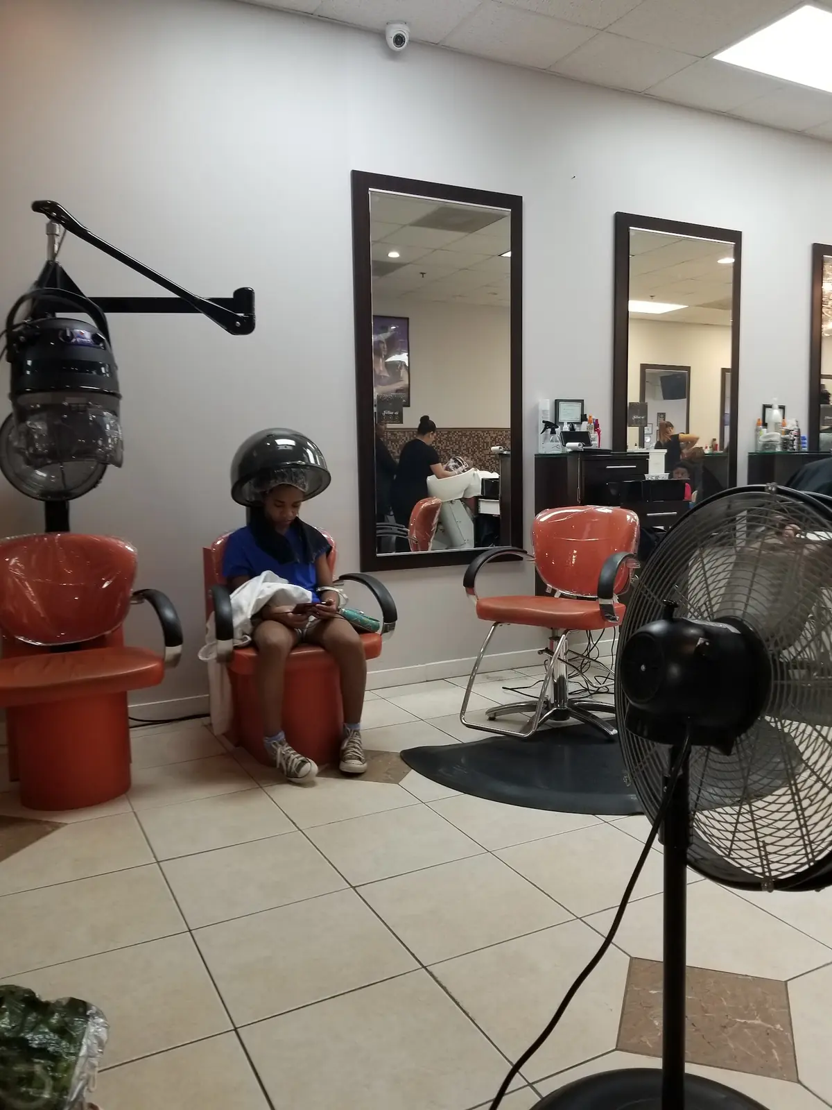 Yvelisse Salon (Dominican Hair Salon) photo (photo 1 of 3)