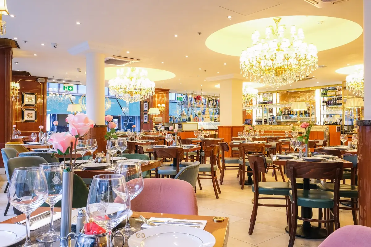Caffè Concerto New Knightsbridge