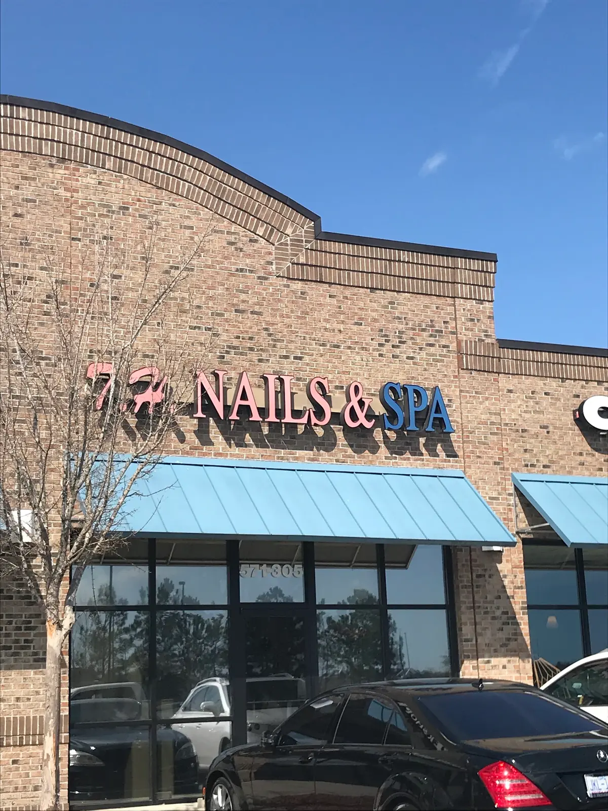 T. H. Nails & Spa photo (photo 1 of 3)