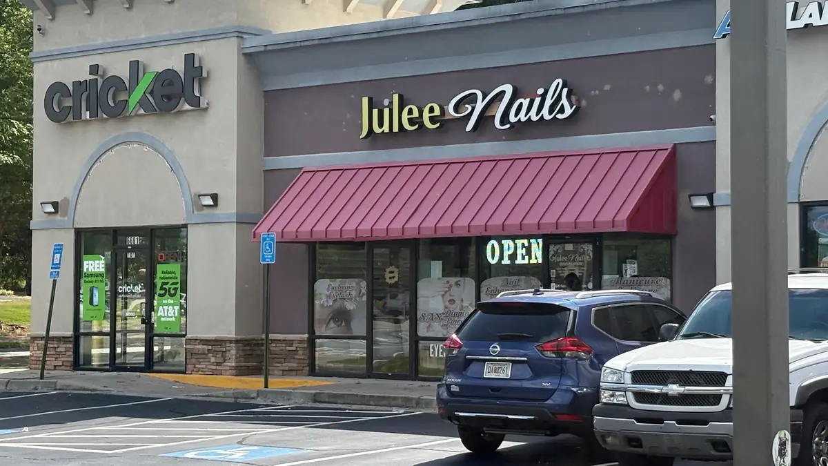 Julee Nails Salon photo (photo 1 of 3)