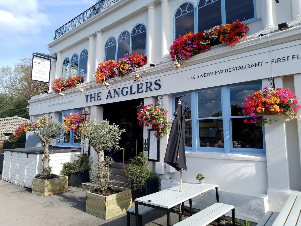 The Anglers Walton Thames photo (photo 2 of 3)
