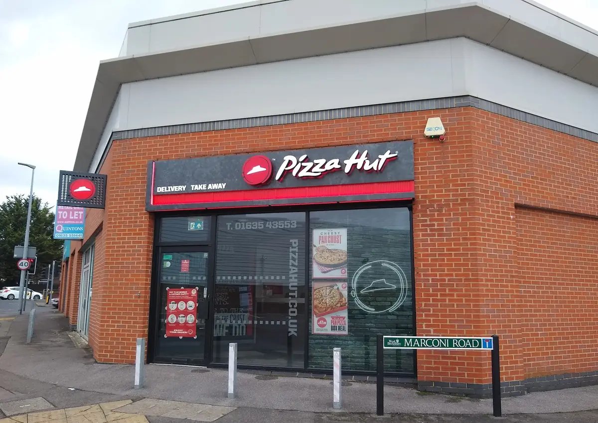 Pizza Hut Newbury London Road — Pizza restaurants in Newbury
